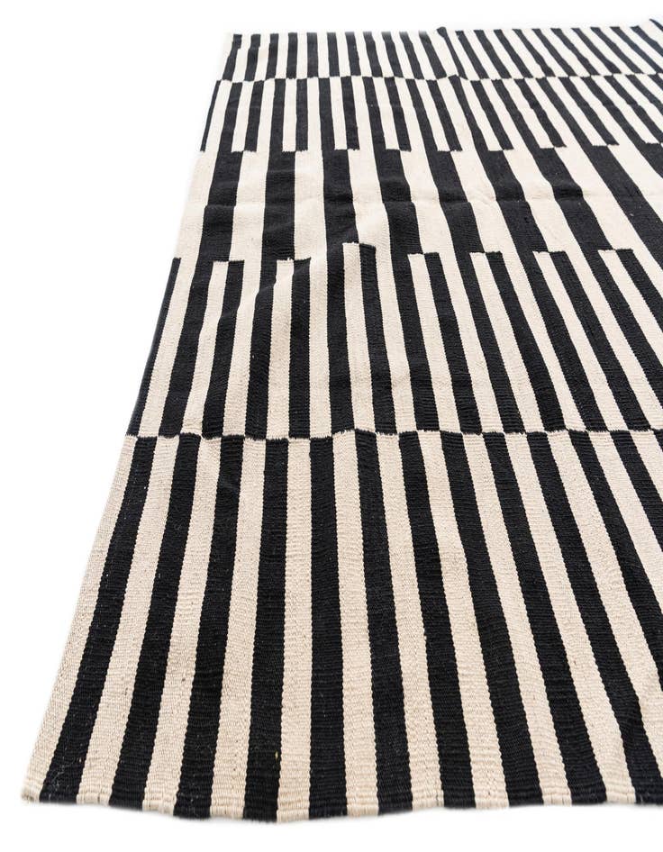 Detail image of  5' 9 x 7' 9  Hand Woven Kilim Modern Wool Rug