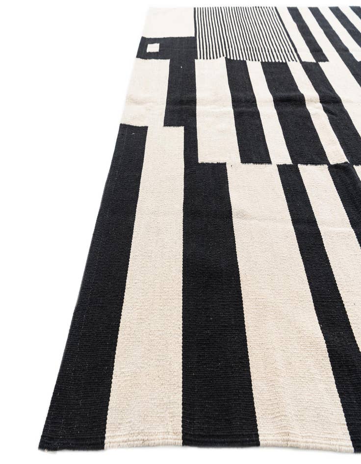 Detail image of  5' 7 x 7' 9  Hand Woven Kilim Modern Wool Rug