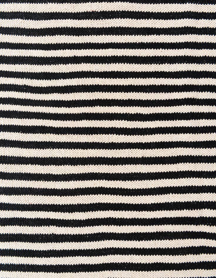 Detail image of  5' 7 x 7' 9  Hand Woven Kilim Modern Wool Rug