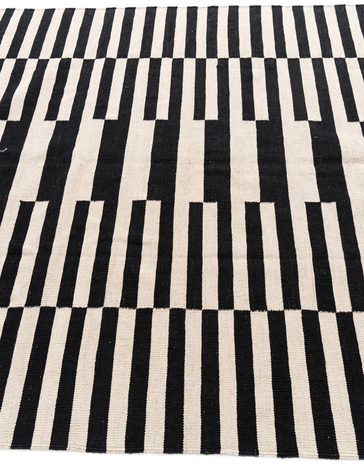 Detail image of  5' 8 x 7' 7  Hand Woven Kilim Modern Wool Rug