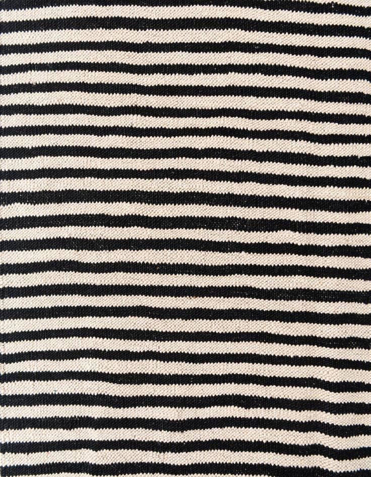 Detail image of  5' 9 x 7' 9  Hand Woven Kilim Modern Wool Rug