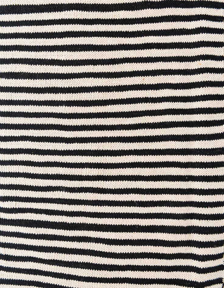 Detail image of  5' 10 x 7' 8  Hand Woven Kilim Modern Wool Rug