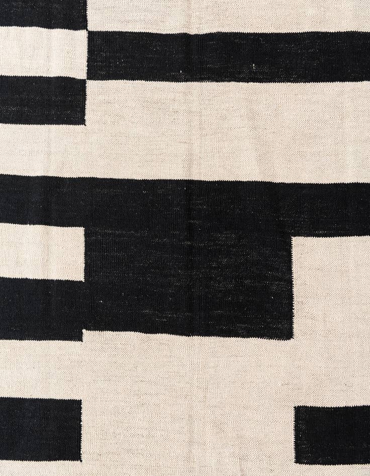 Detail image of  5' 10 x 7' 8  Hand Woven Kilim Modern Wool Rug