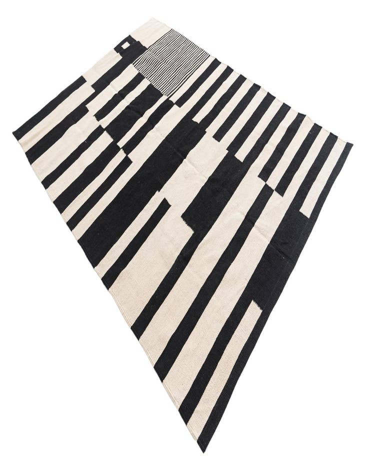 Detail image of  5' 1 x 6' 10  Hand Woven Kilim Modern Wool Rug