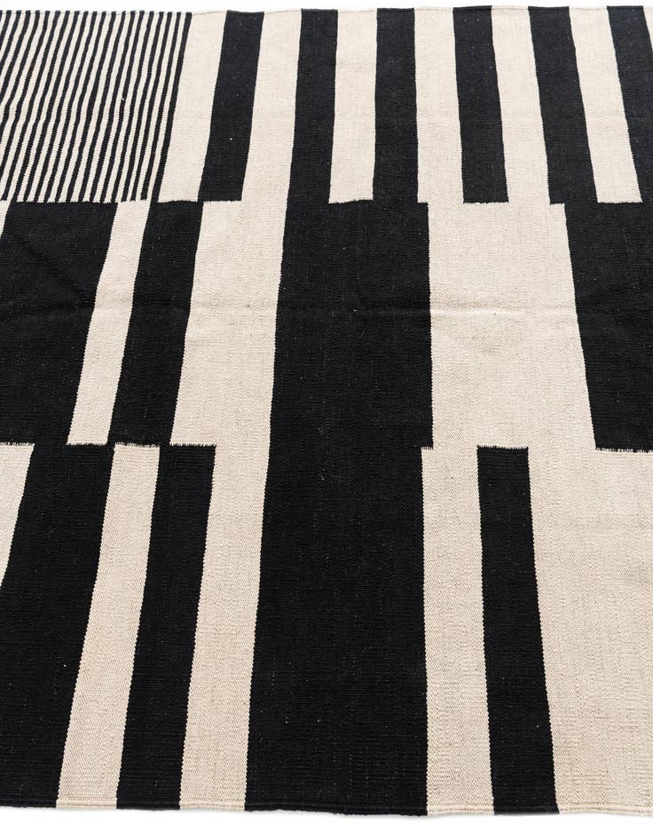 Detail image of  5' 1 x 6' 10  Hand Woven Kilim Modern Wool Rug