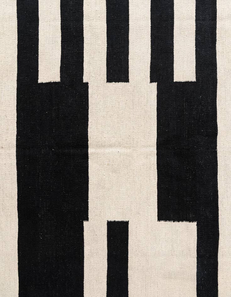 Detail image of  5' 1 x 6' 10  Hand Woven Kilim Modern Wool Rug