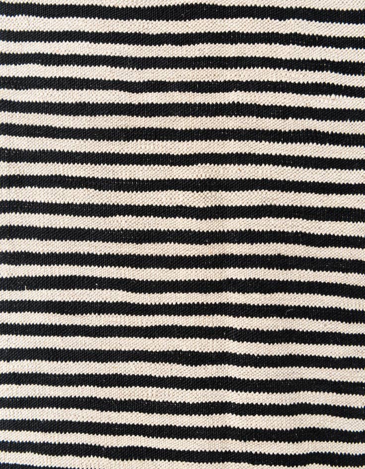 Detail image of  5' 1 x 6' 10  Hand Woven Kilim Modern Wool Rug