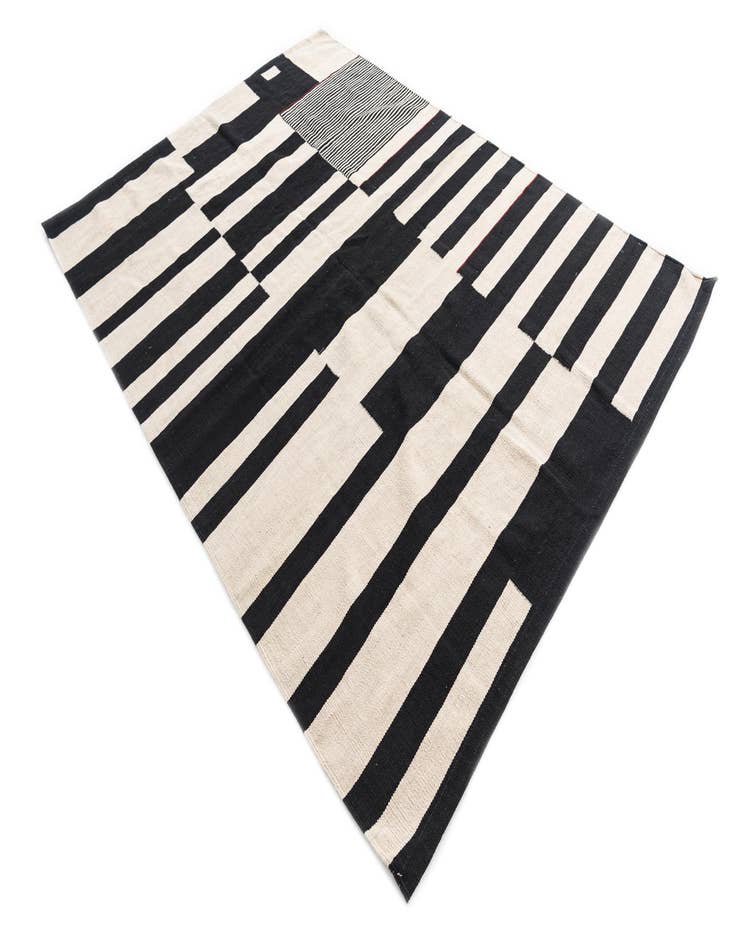 Detail image of  5' 8 x 7' 9  Hand Woven Kilim Modern Wool Rug