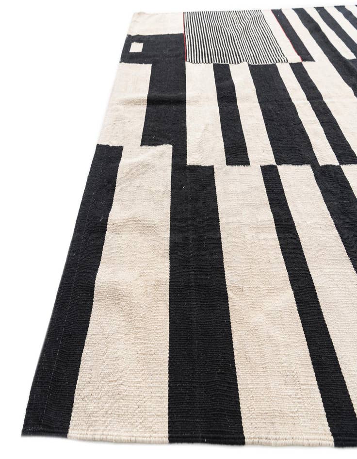 Detail image of  5' 8 x 7' 9  Hand Woven Kilim Modern Wool Rug