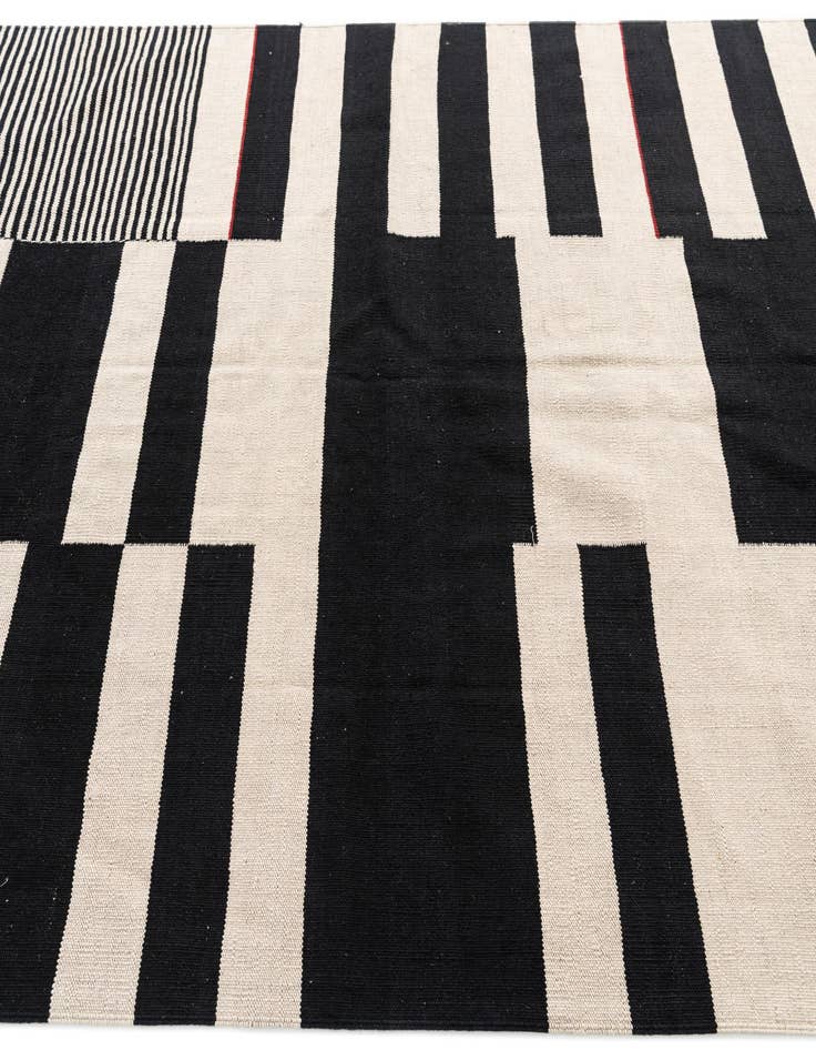 Detail image of  5' 8 x 7' 9  Hand Woven Kilim Modern Wool Rug