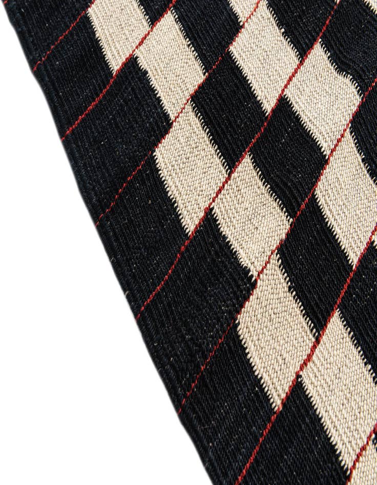 Detail image of  4' 4 x 5' 7  Hand Woven Kilim Modern Wool Rug