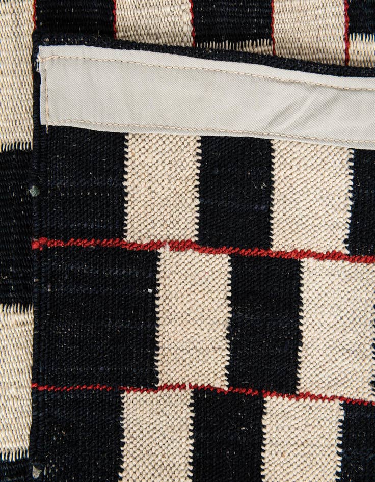 Detail image of  4' 4 x 5' 7  Hand Woven Kilim Modern Wool Rug