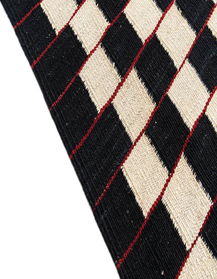 Detail image of  4' 2 x 5' 9  Hand Woven Kilim Modern Wool Rug