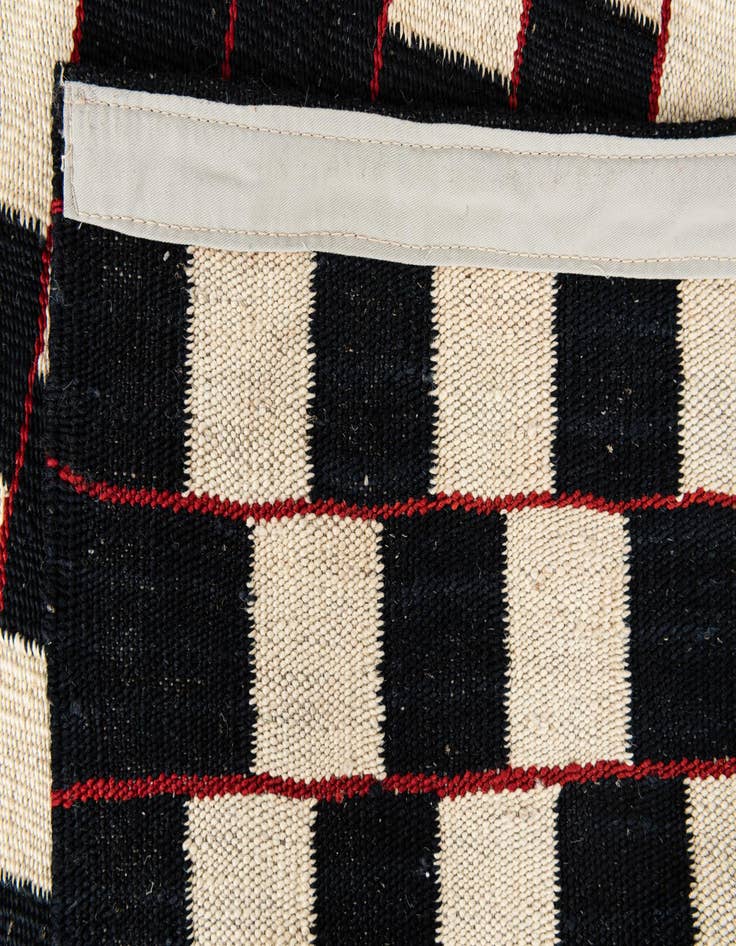 Detail image of  4' 2 x 5' 9  Hand Woven Kilim Modern Wool Rug