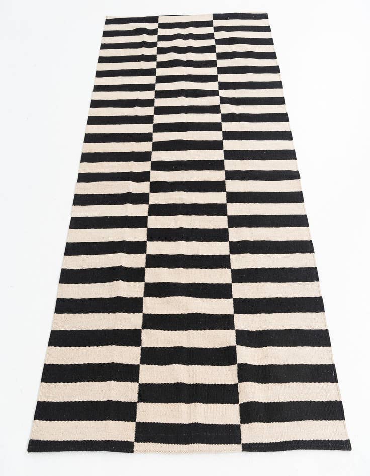 Detail image of  4' 3 x 6'  Hand Woven Kilim Modern Wool Rug