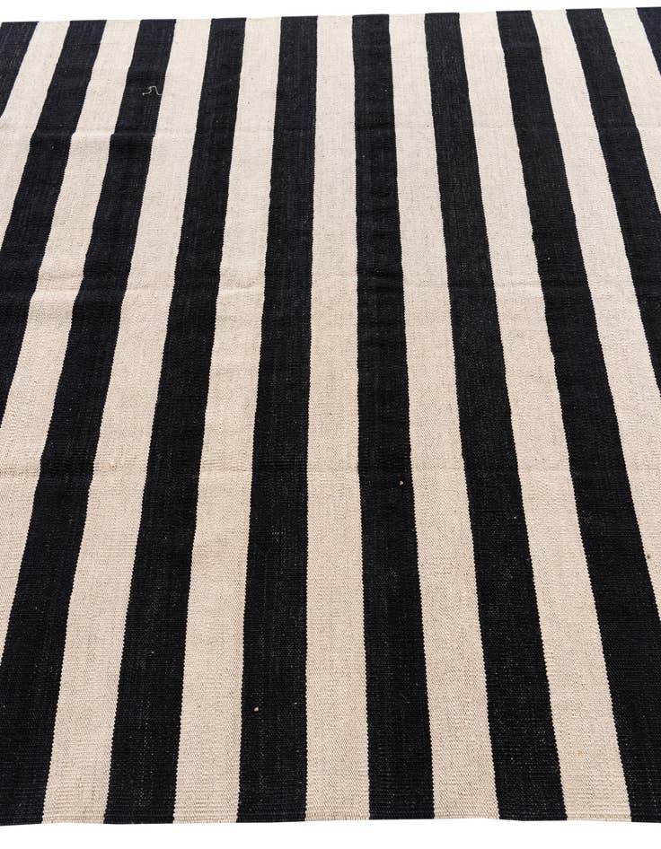 Detail image of  5' 8 x 7' 10  Hand Woven Kilim Modern Wool Rug