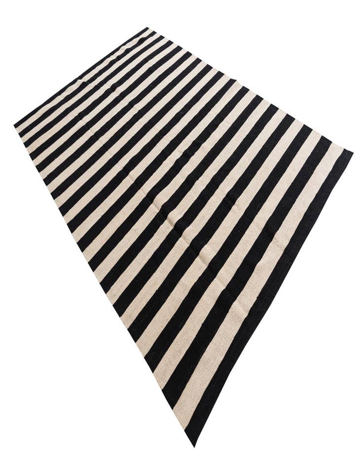 Detail image of  5' 6 x 8' 2  Hand Woven Kilim Modern Wool Rug