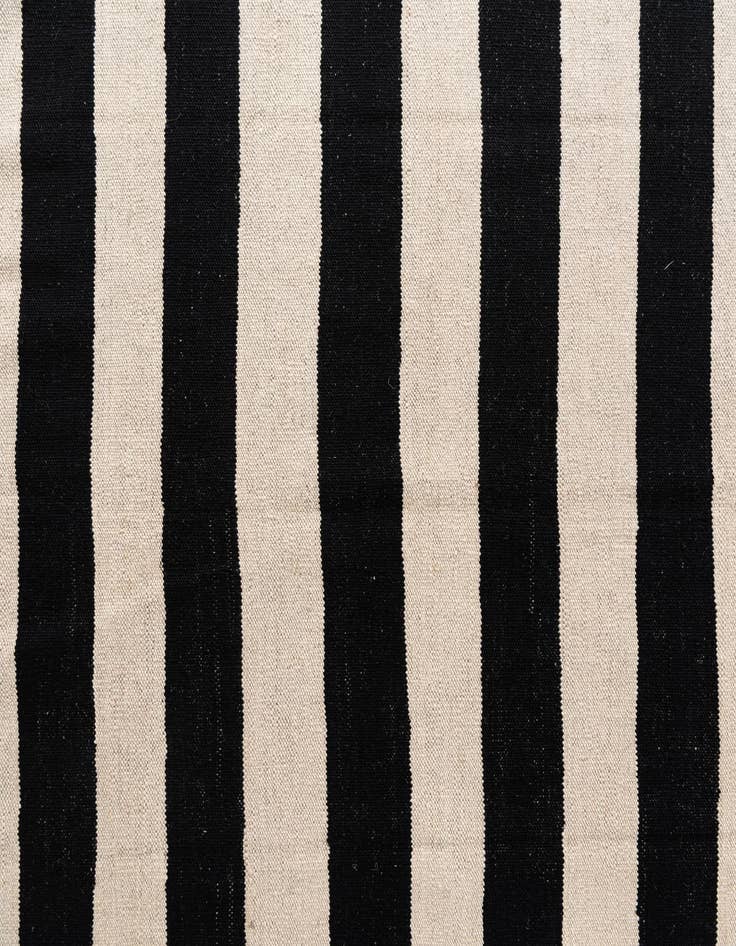 Detail image of  5' 6 x 8' 2  Hand Woven Kilim Modern Wool Rug