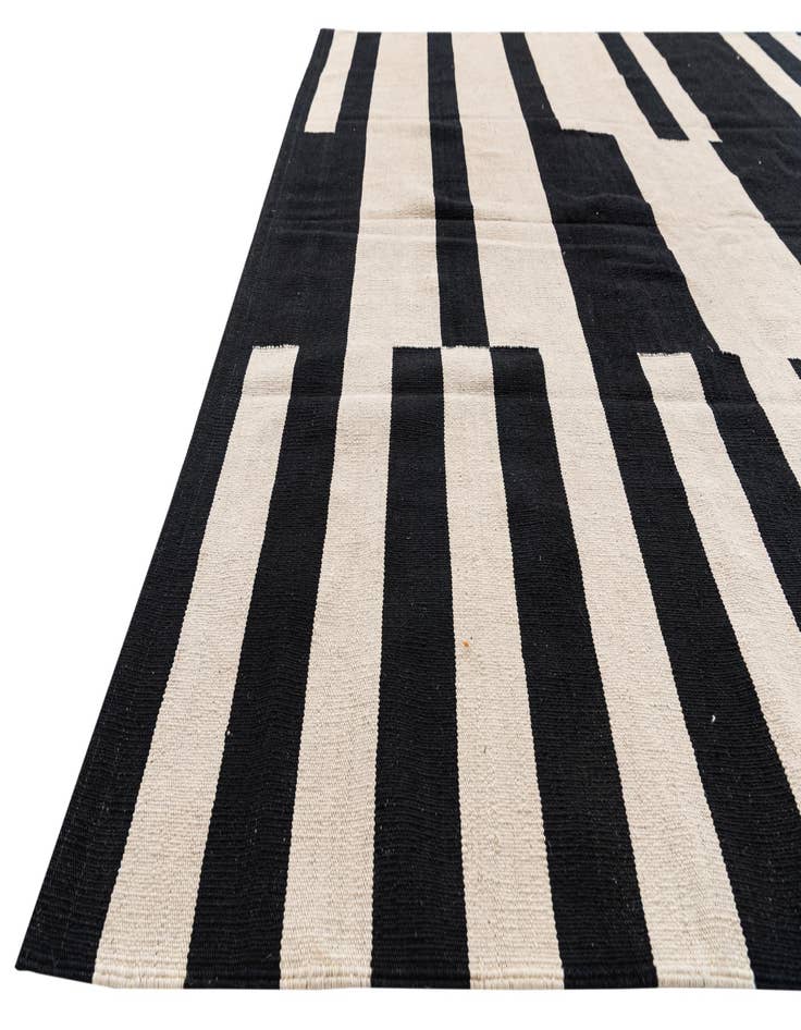 Detail image of  6' 7 x 9' 9  Hand Woven Kilim Modern Wool Rug