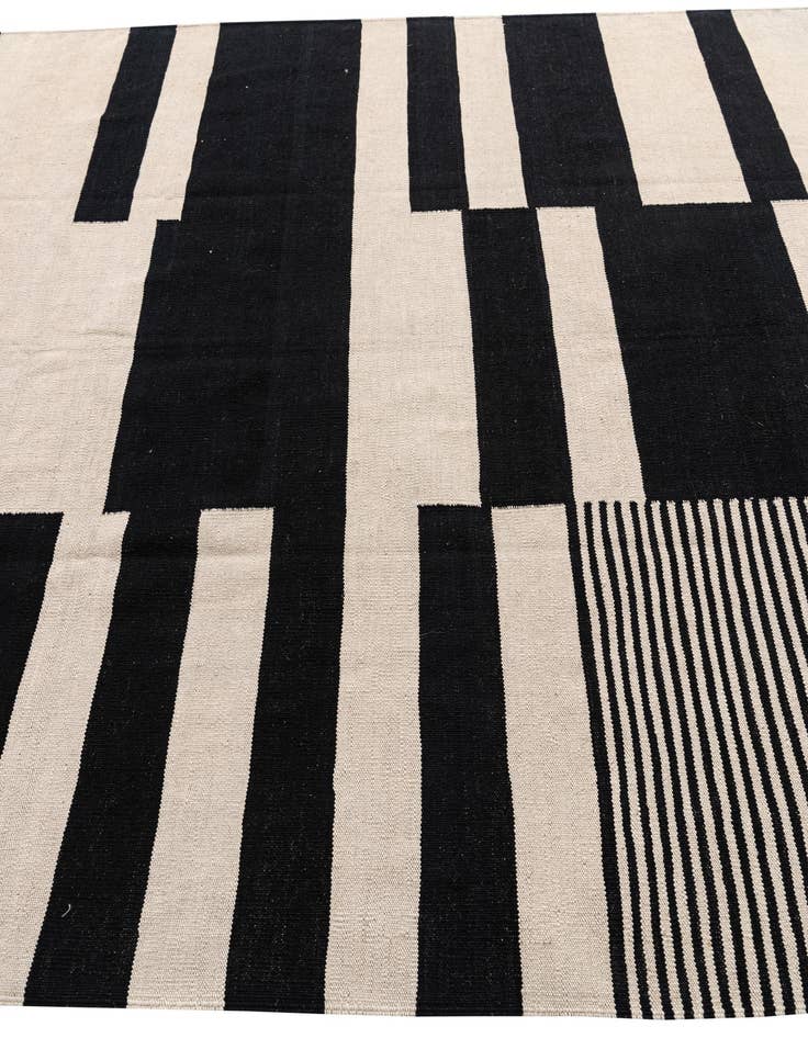 Detail image of  6' 7 x 9' 9  Hand Woven Kilim Modern Wool Rug