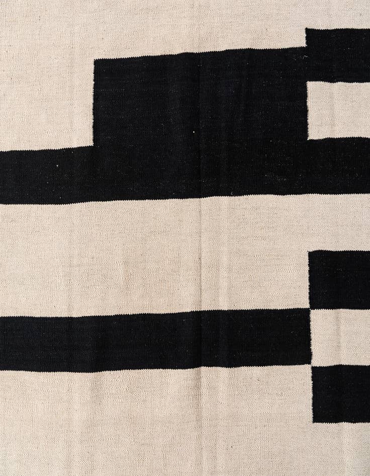 Detail image of  6' 7 x 9' 9  Hand Woven Kilim Modern Wool Rug