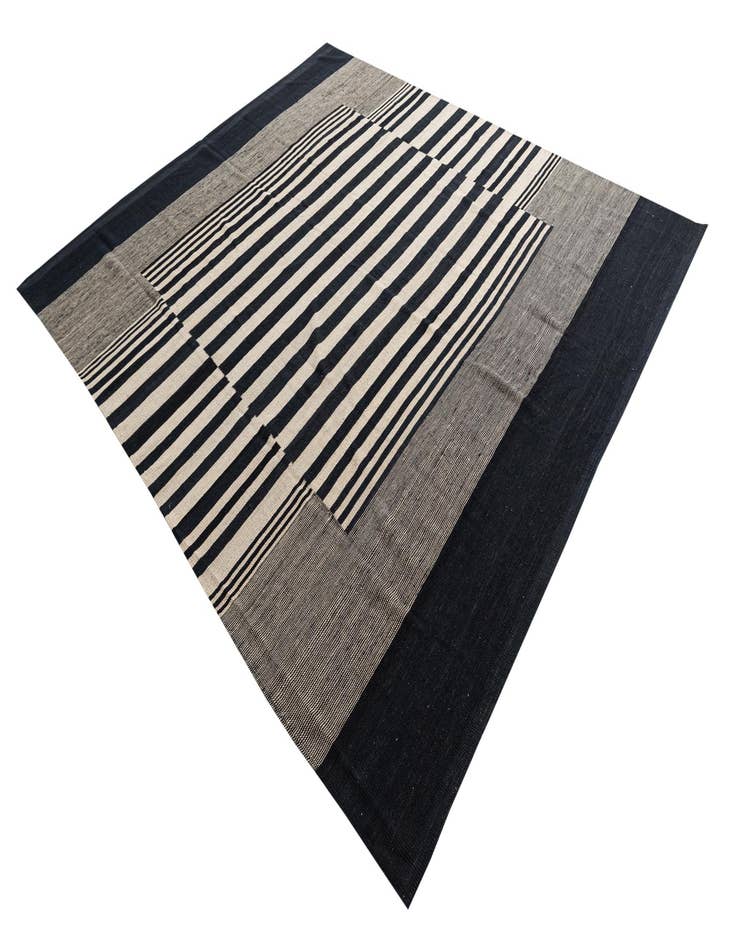 Detail image of  8' 3 x 9' 6  Hand Woven Kilim Modern Wool Rug