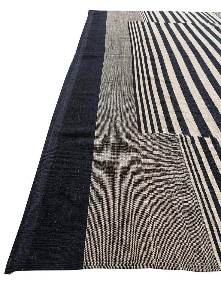 Detail image of  8' 3 x 9' 6  Hand Woven Kilim Modern Wool Rug