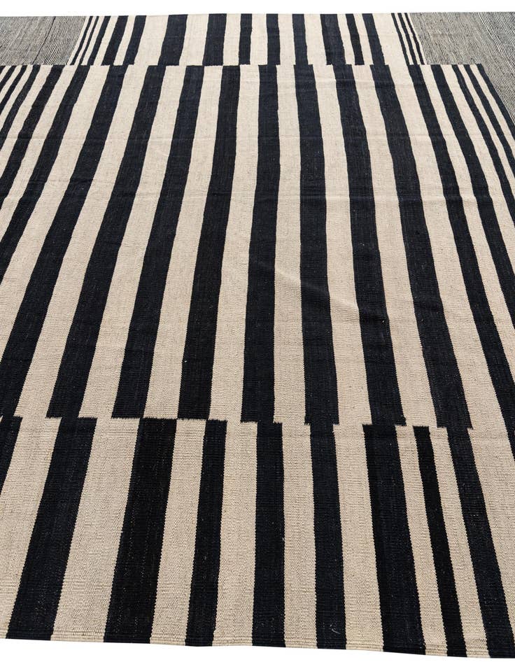 Detail image of  8' 3 x 9' 6  Hand Woven Kilim Modern Wool Rug