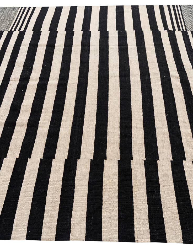 Detail image of  7' x 9' 7  Hand Woven Kilim Modern Wool Rug