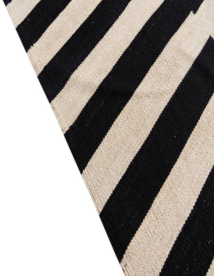 Detail image of  7' x 9' 7  Hand Woven Kilim Modern Wool Rug