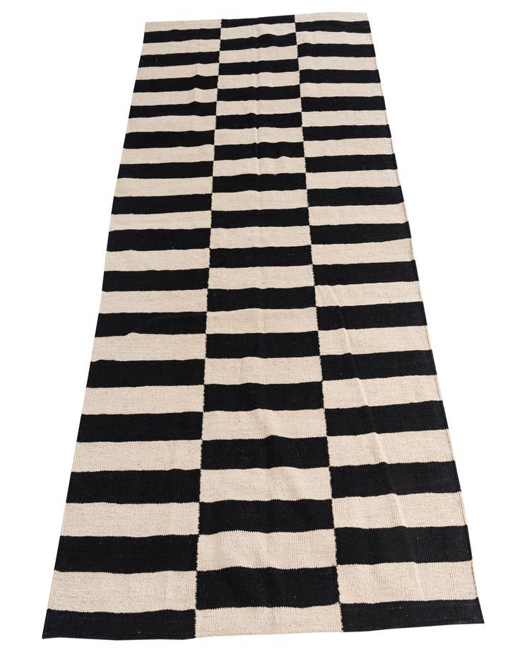 Detail image of  4' 2 x 6'  Hand Woven Kilim Modern Wool Rug