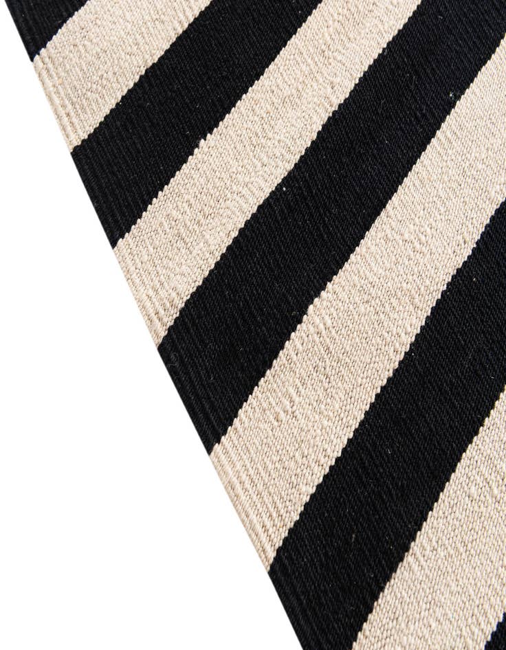 Detail image of  4' 2 x 6'  Hand Woven Kilim Modern Wool Rug