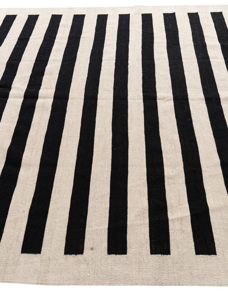 Detail image of  6' 8 x 9' 6  Hand Woven Kilim Modern Wool Rug