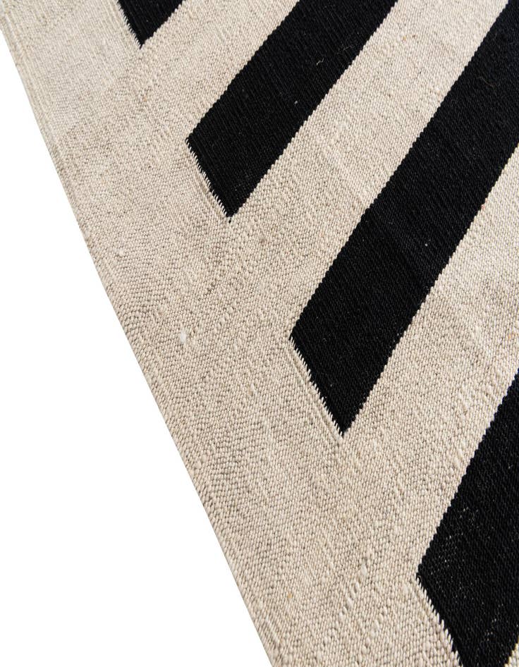 Detail image of  6' 8 x 9' 6  Hand Woven Kilim Modern Wool Rug