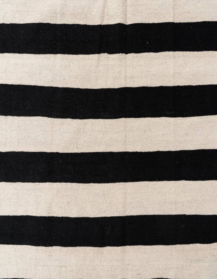 Detail image of  6' 8 x 9' 6  Hand Woven Kilim Modern Wool Rug