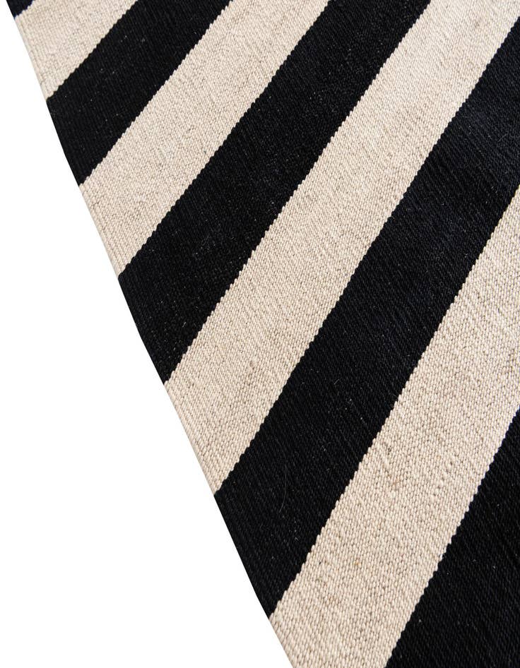Detail image of  6' 8 x 9' 9  Hand Woven Kilim Modern Wool Rug