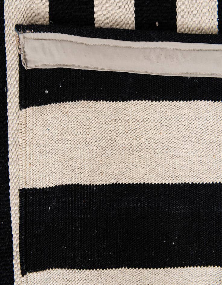 Detail image of  6' 8 x 9' 9  Hand Woven Kilim Modern Wool Rug