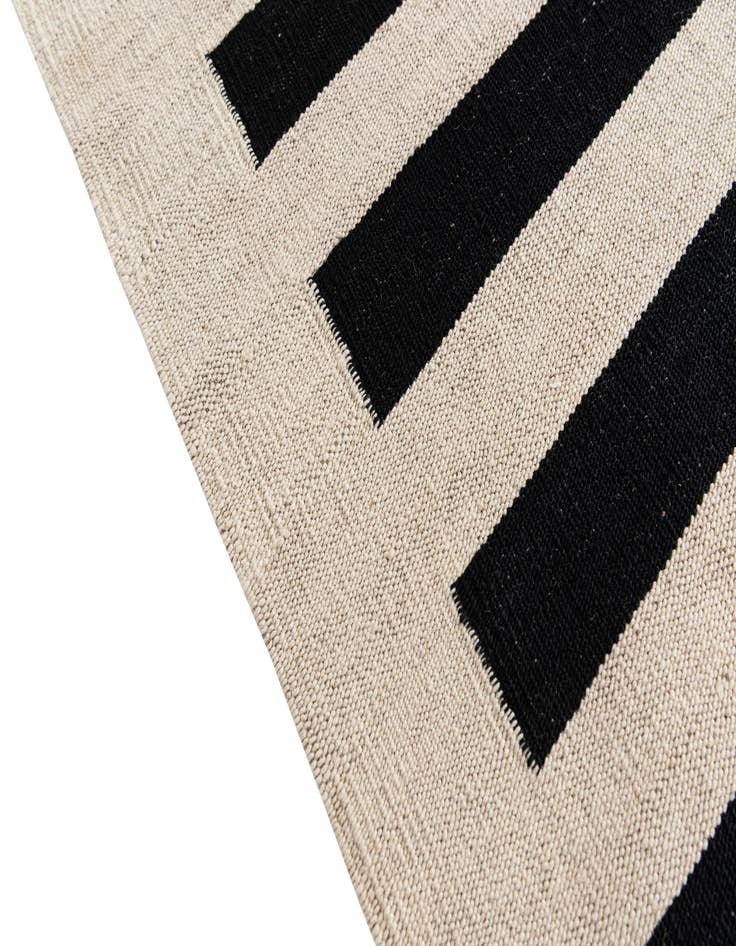 Detail image of  6' 7 x 9' 9  Hand Woven Kilim Modern Wool Rug
