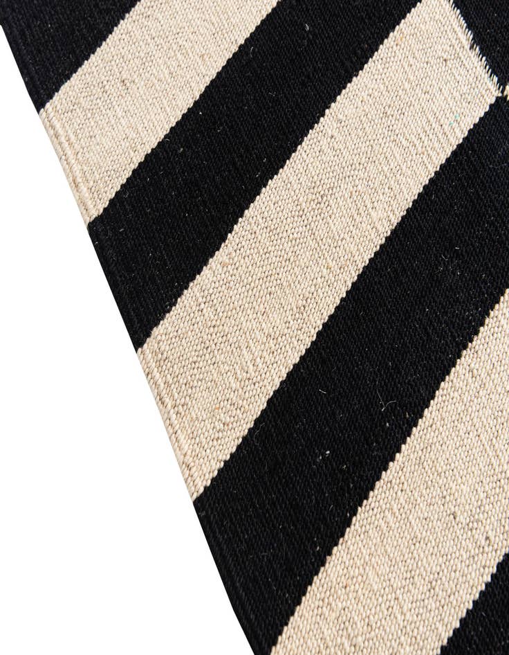 Detail image of  2' 8 x 4'  Hand Woven Kilim Modern Wool Rug