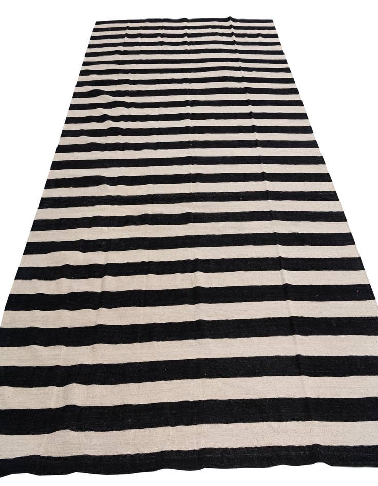 Detail image of  8' 4 x 11' 2  Hand Woven Kilim Modern Wool Rug