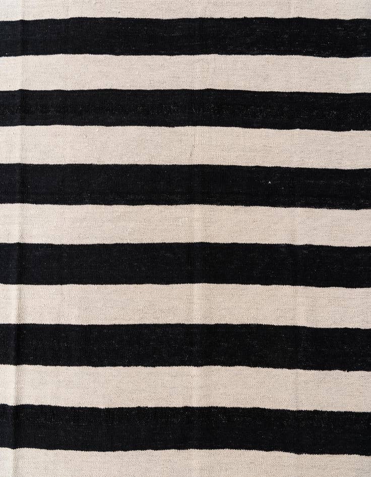 Detail image of  8' 4 x 11' 2  Hand Woven Kilim Modern Wool Rug