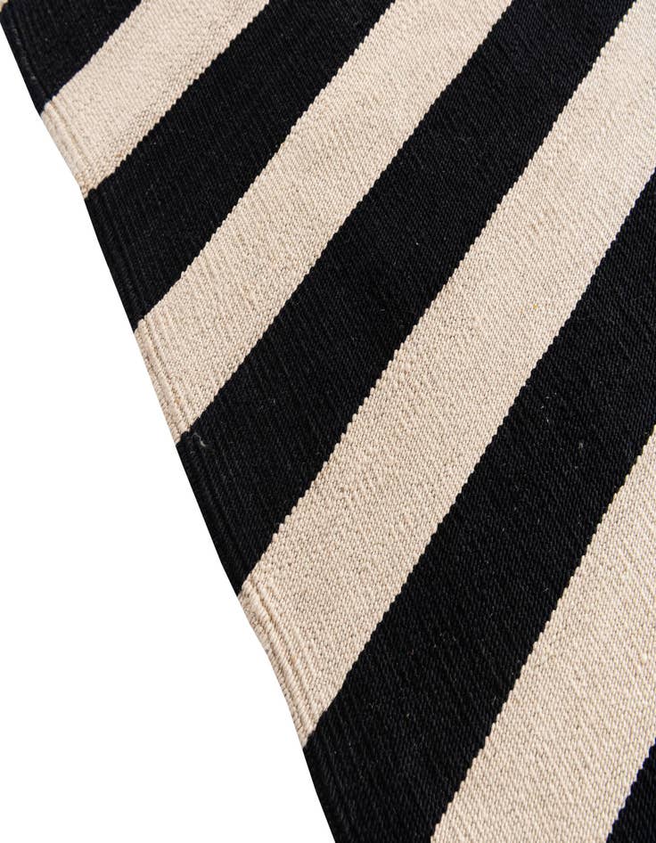 Detail image of  6' 9 x 9' 8  Hand Woven Kilim Modern Wool Rug