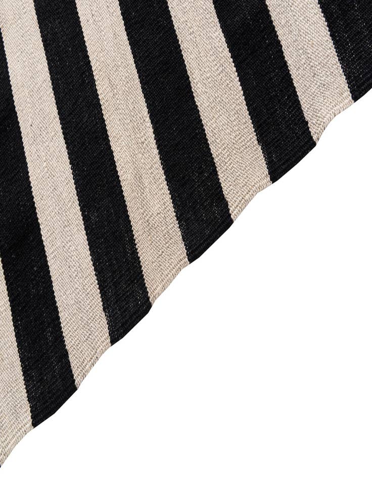 Detail image of  6' 7 x 9' 7  Hand Woven Kilim Modern Wool Rug