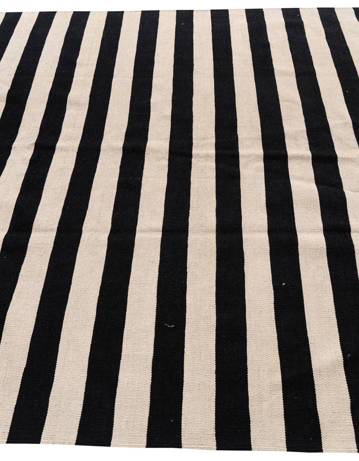 Detail image of  6' 7 x 9' 9  Hand Woven Kilim Modern Wool Rug