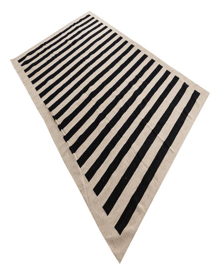 Detail image of  6' 6 x 9' 9  Hand Woven Kilim Modern Wool Rug