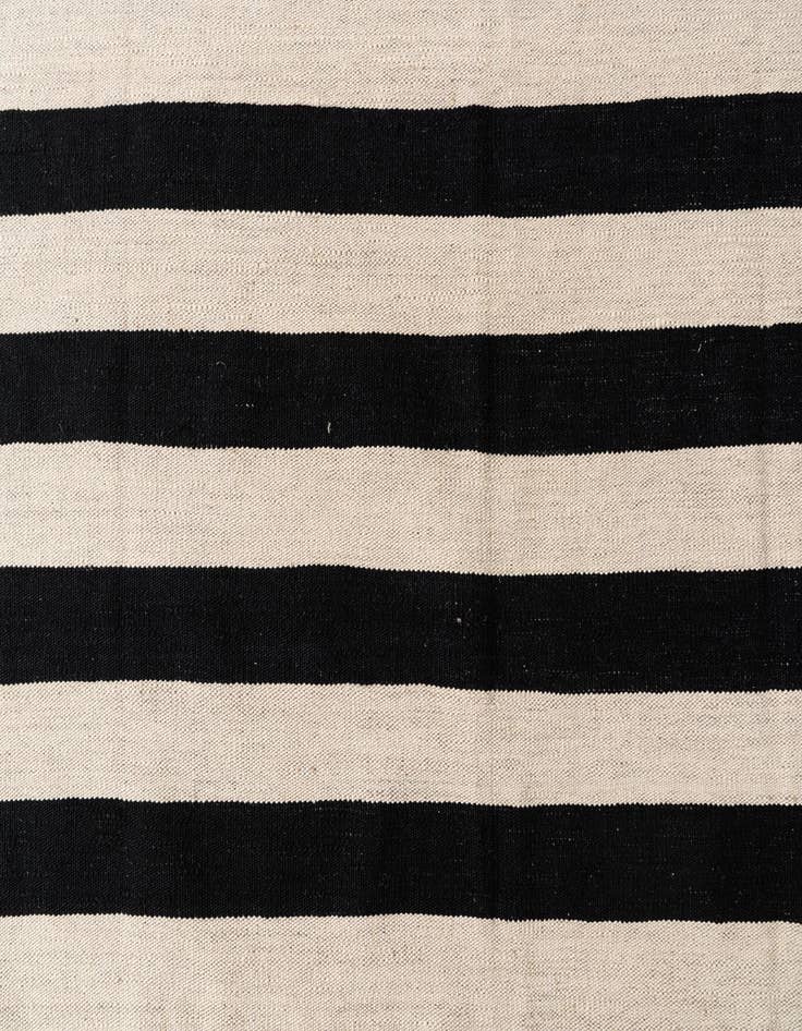 Detail image of  6' 6 x 9' 9  Hand Woven Kilim Modern Wool Rug