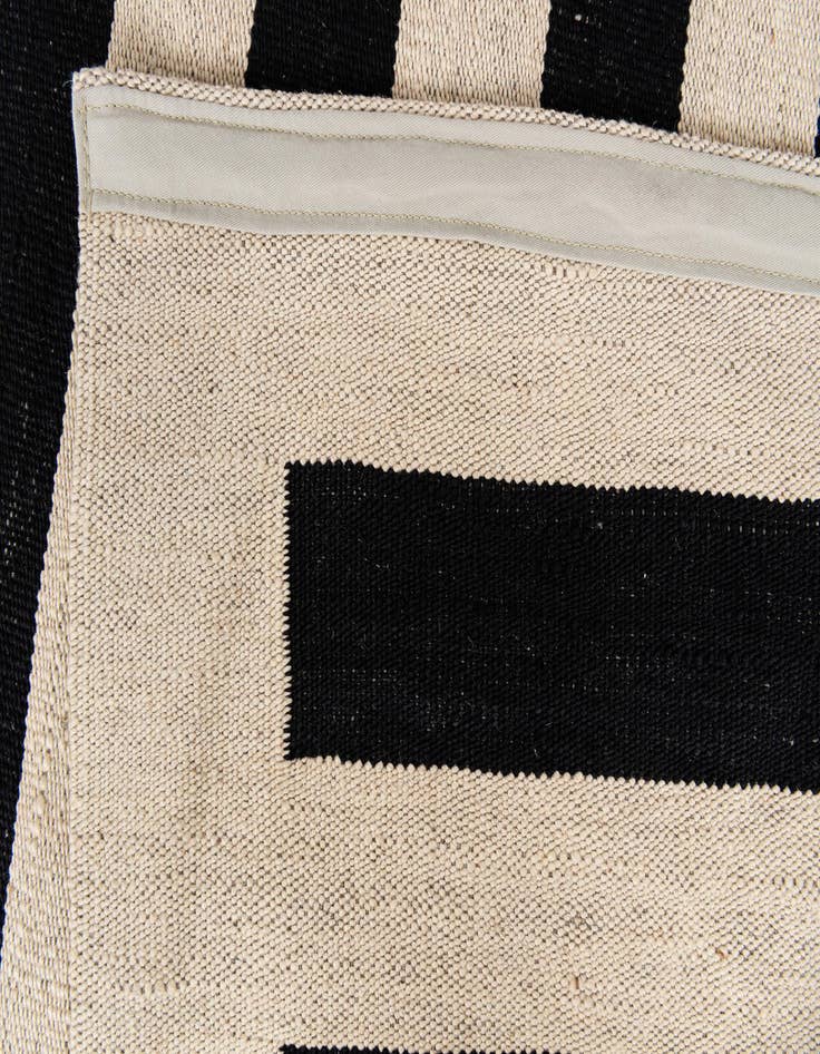 Detail image of  6' 8 x 9' 10  Hand Woven Kilim Modern Wool Rug