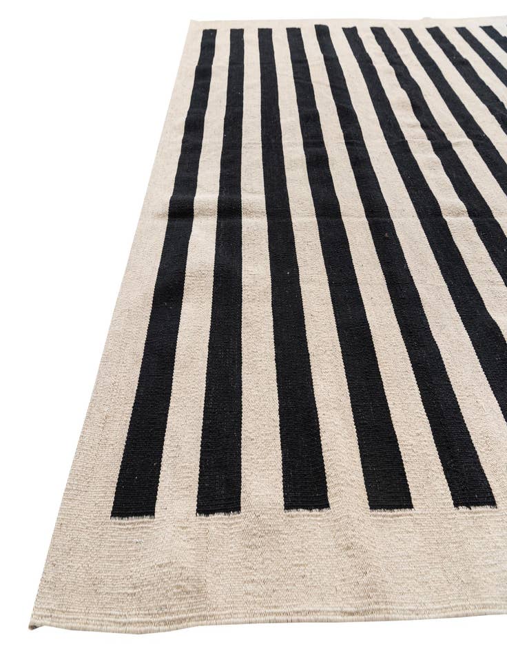 Detail image of  6' 6 x 9' 8  Hand Woven Kilim Modern Wool Rug