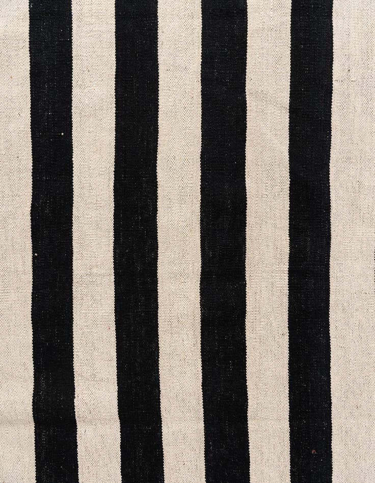 Detail image of  6' 6 x 9' 8  Hand Woven Kilim Modern Wool Rug