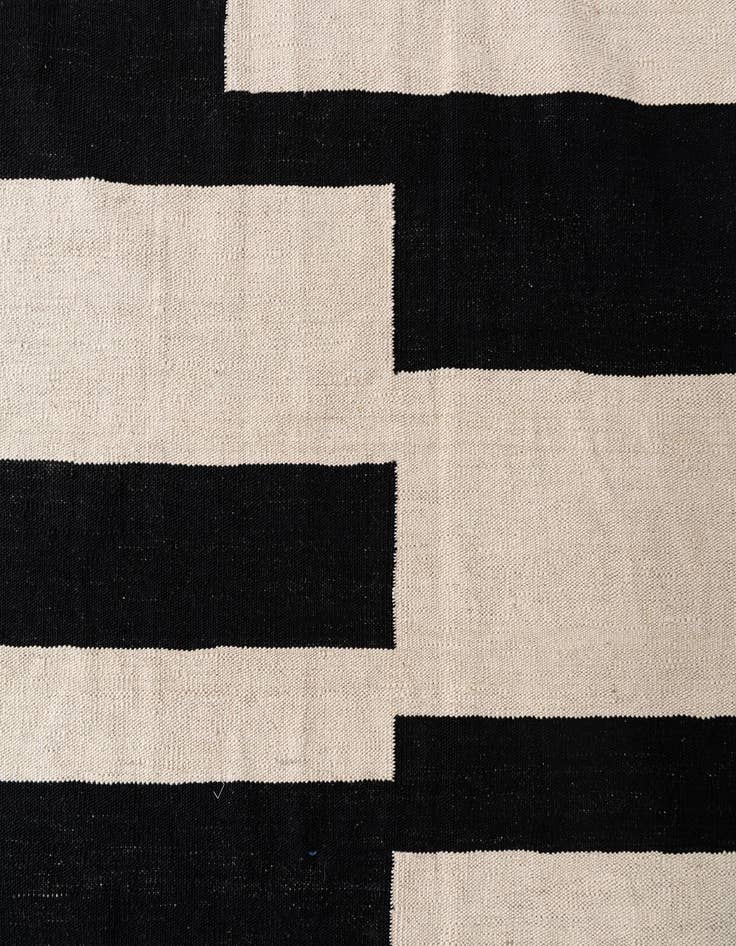 Detail image of  6' 7 x 8' 7  Hand Woven Kilim Modern Wool Rug